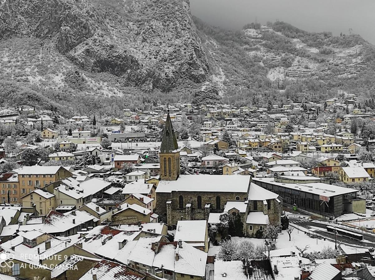 شقة Le Nopal Bleu Tarascon-sur-Ariège المظهر الخارجي الصورة