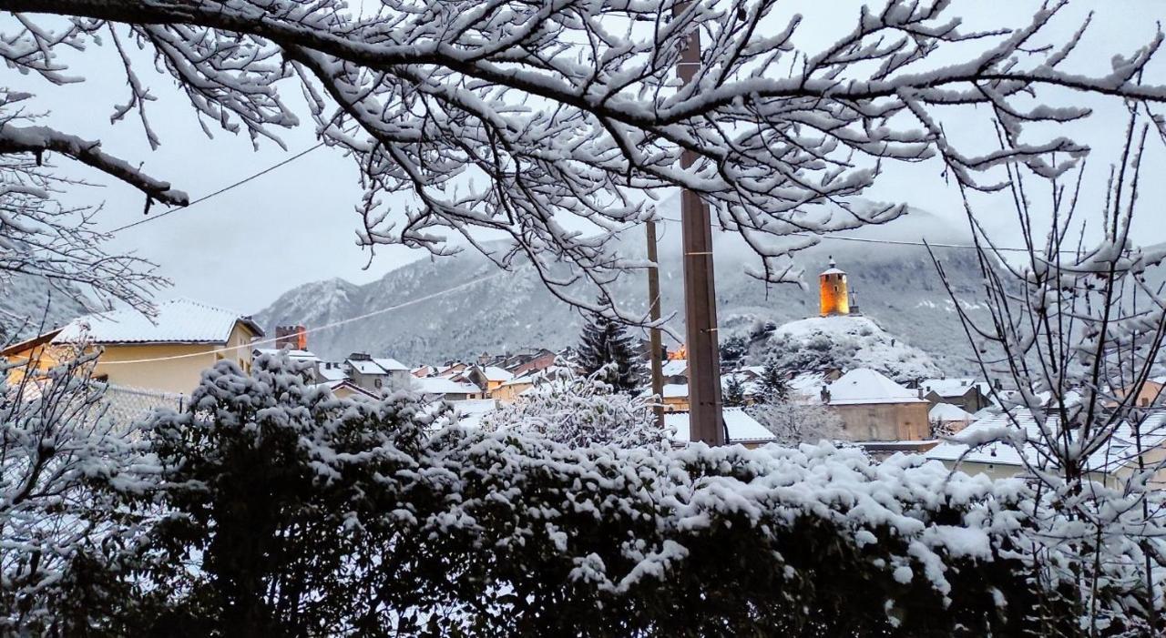 شقة Le Nopal Bleu Tarascon-sur-Ariège المظهر الخارجي الصورة